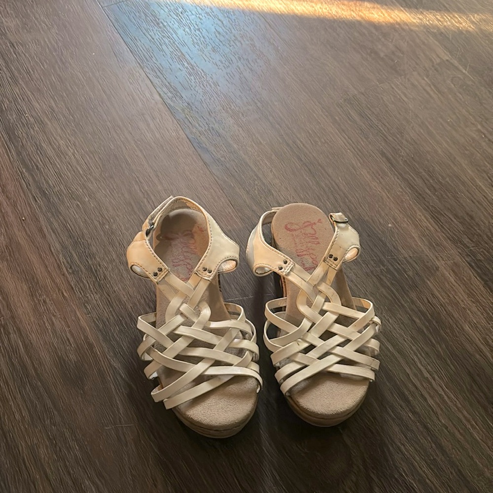 Low high heel for girls